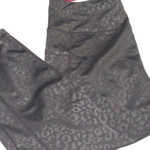 CVG Black Leopard Leggings Capri XL